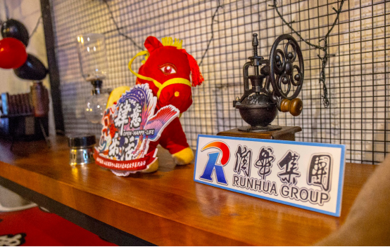 肆意樂活?潤(rùn)華喜馬拉雅主播探尋記之脫口秀“成為有情調(diào)的人”爆笑落幕